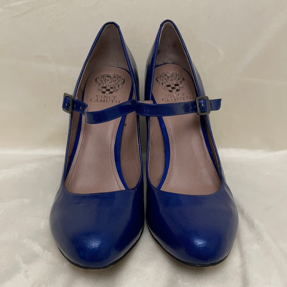 Vince Camuto blue suede and leather pumps size 10